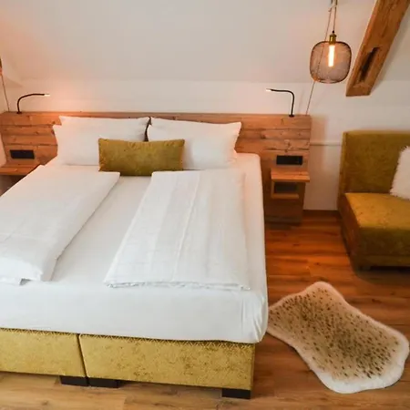 Pensjonat Zum Ritter - A Cozy Historical Landmark