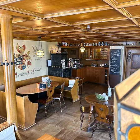 Zum Ritter - A Cozy Historical Landmark 게스트하우스 3*